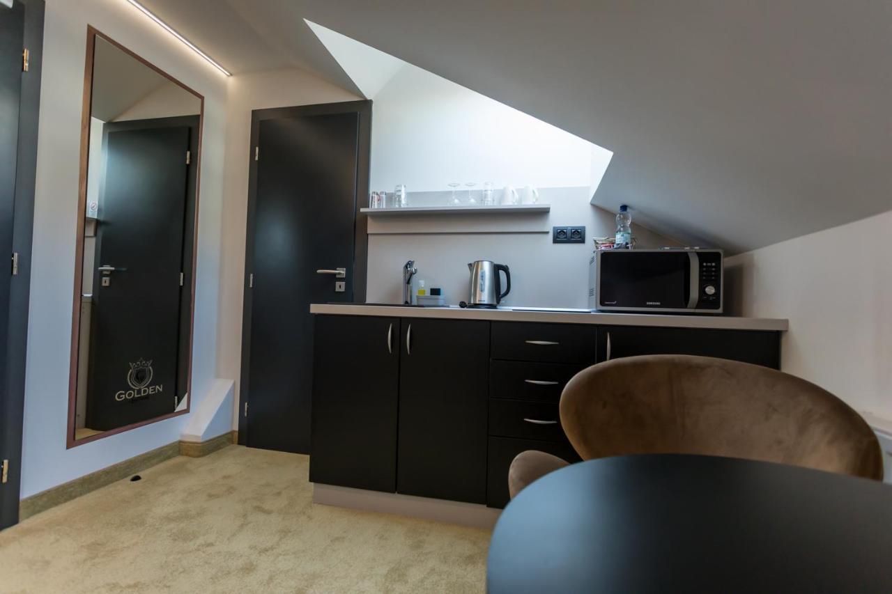 Apart Hotel Golden Apartments Košice Exteriör bild