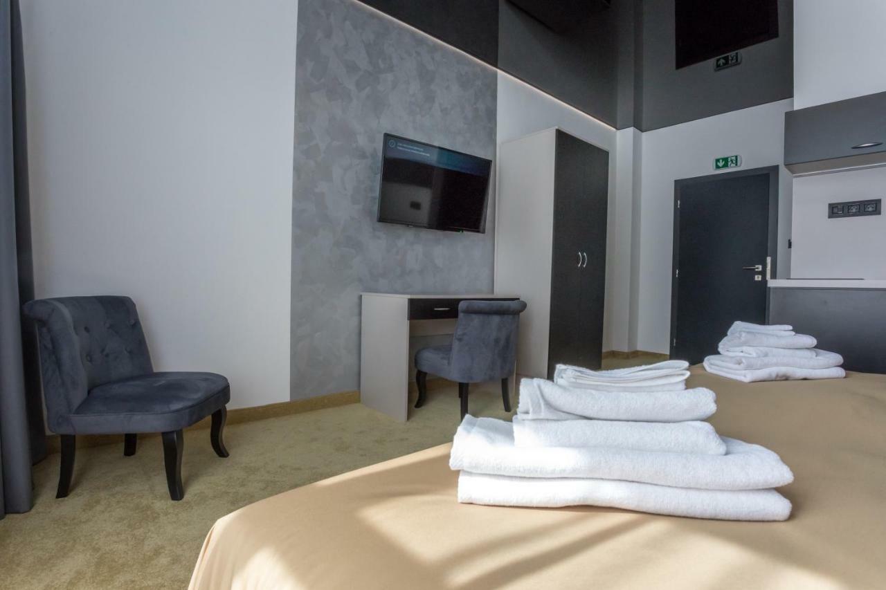 Apart Hotel Golden Apartments Košice Exteriör bild