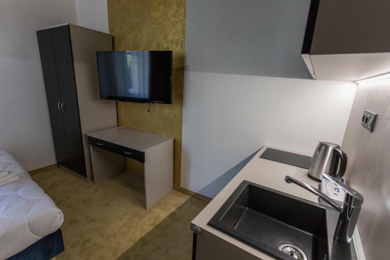 Apart Hotel Golden Apartments Košice Exteriör bild