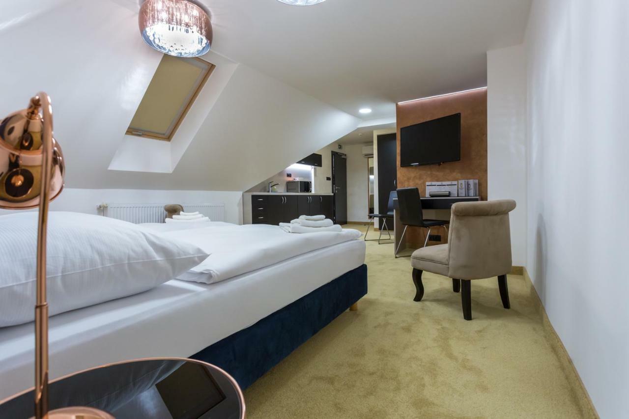 Apart Hotel Golden Apartments Košice Exteriör bild
