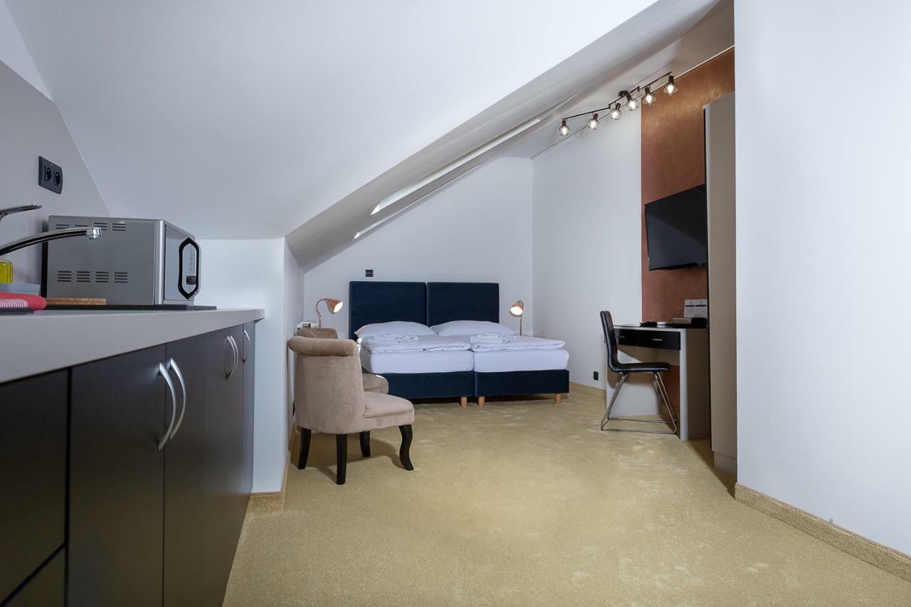 Apart Hotel Golden Apartments Košice Exteriör bild