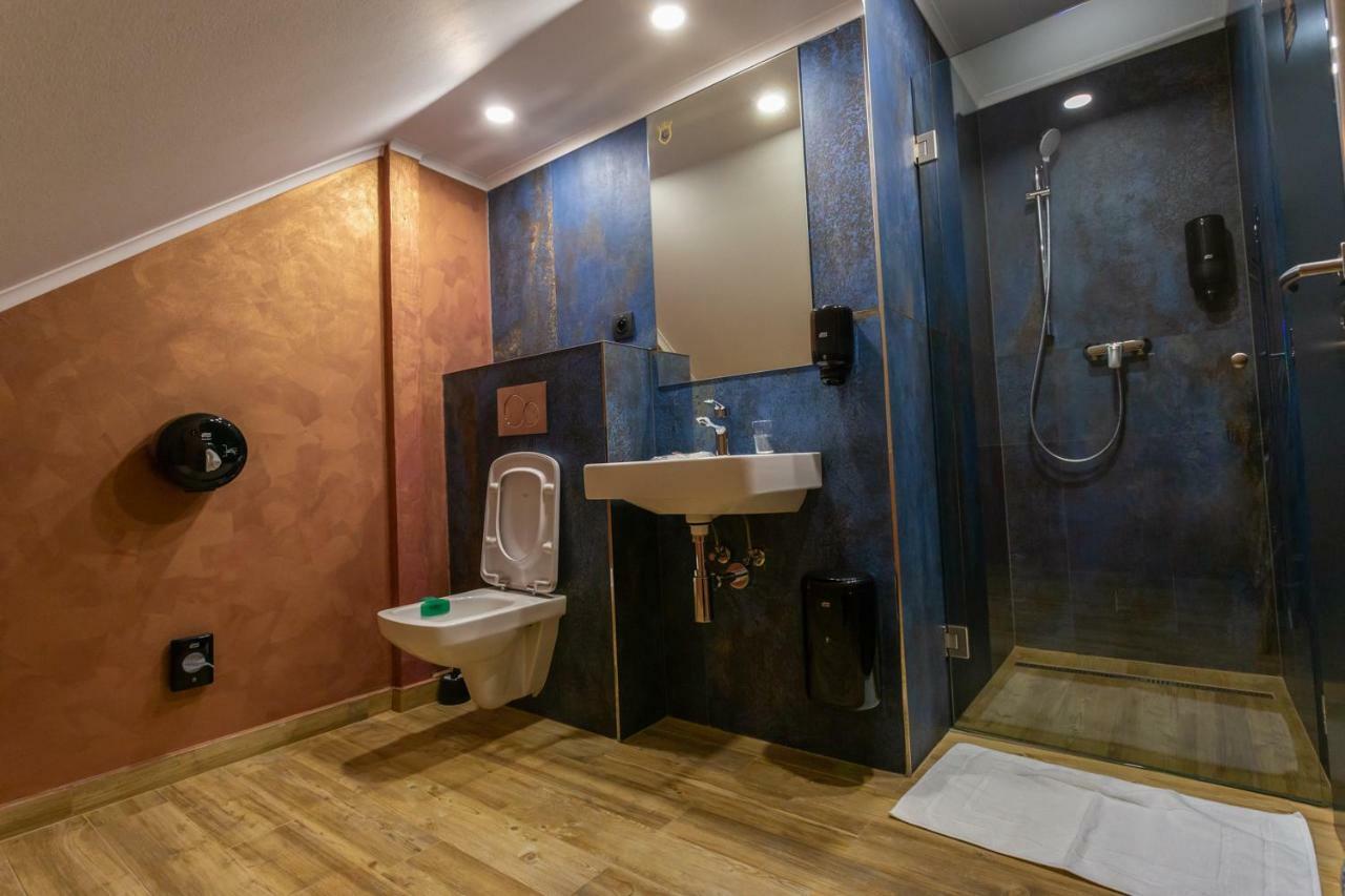 Apart Hotel Golden Apartments Košice Exteriör bild