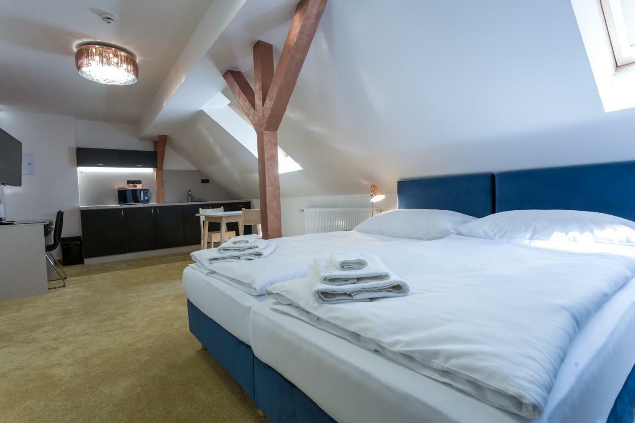 Apart Hotel Golden Apartments Košice Exteriör bild