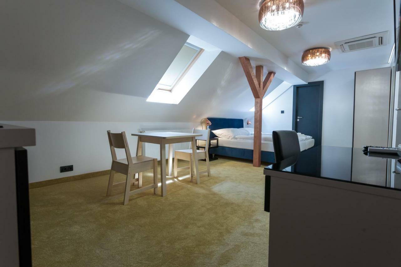 Apart Hotel Golden Apartments Košice Exteriör bild