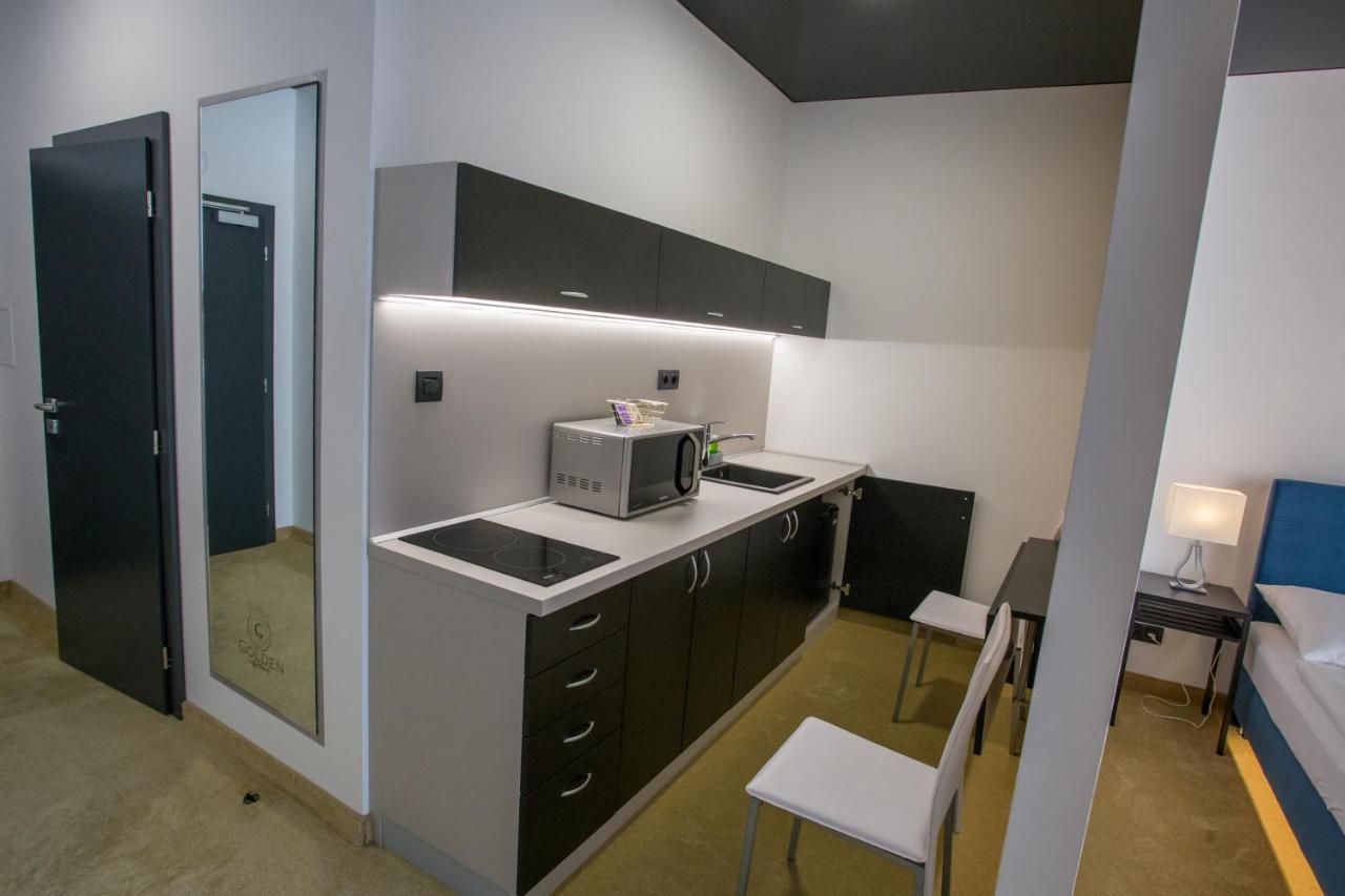 Apart Hotel Golden Apartments Košice Exteriör bild