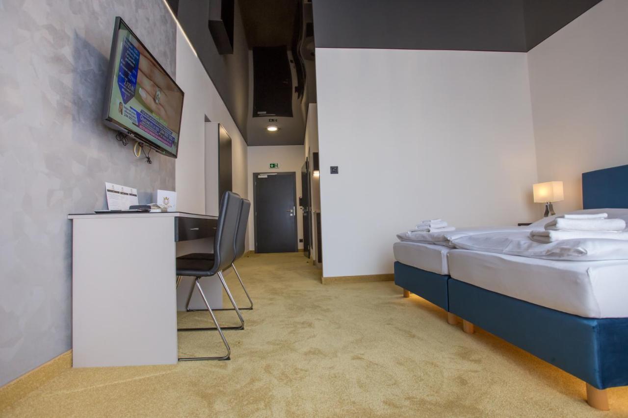 Apart Hotel Golden Apartments Košice Exteriör bild